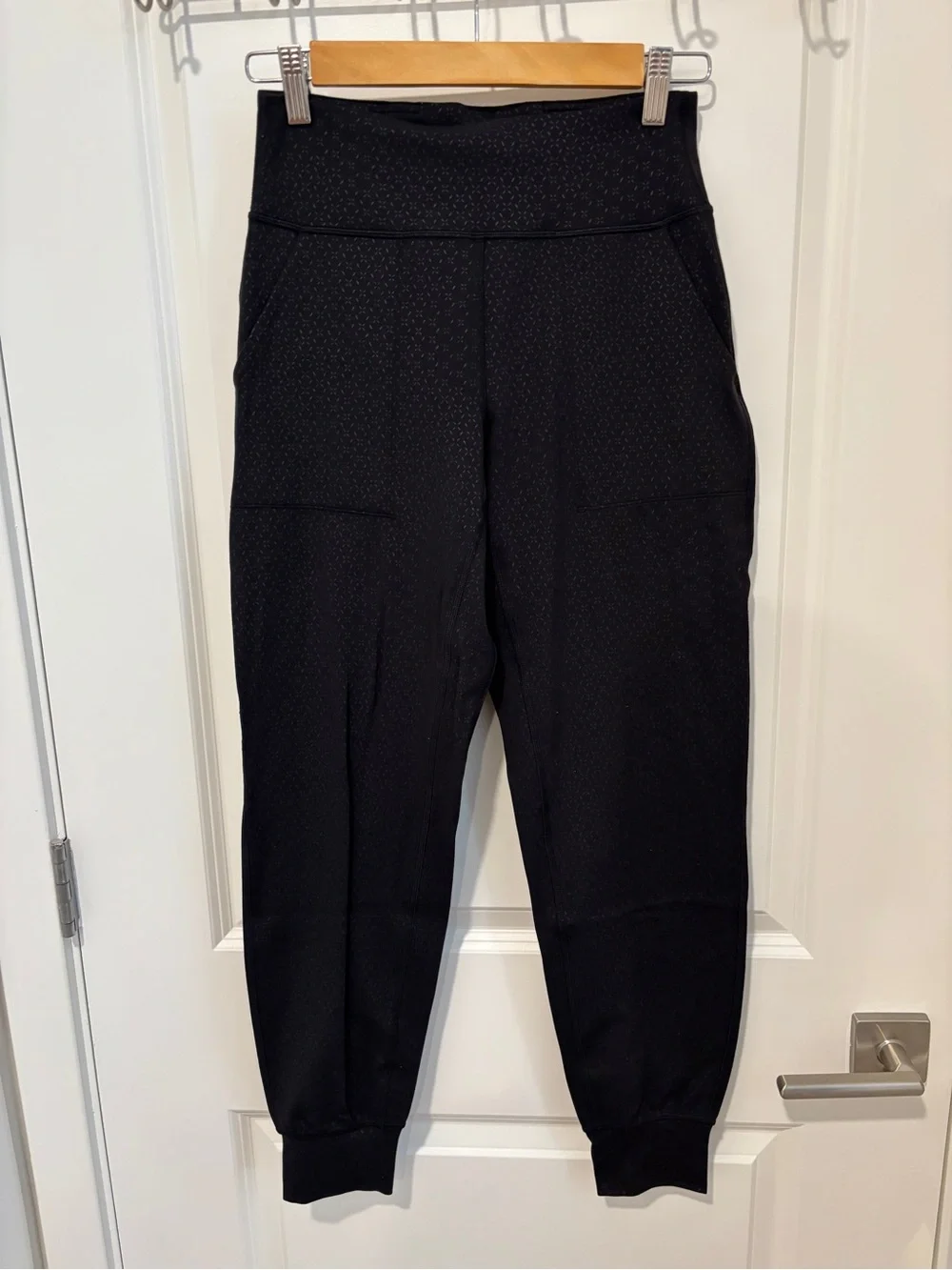 Lululemon Align High Rise Jogger Black with Pattern Size 6